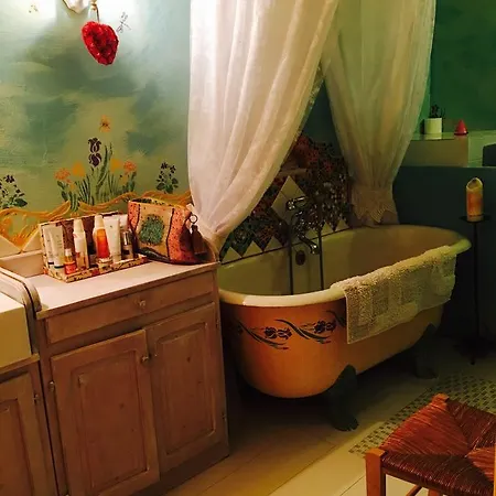 Couette-café L'occitania D'hotes 3*