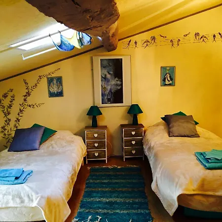 Couette-café L'occitania D'hotes 3*